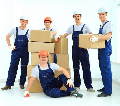 Customer confirming a man and van reservation